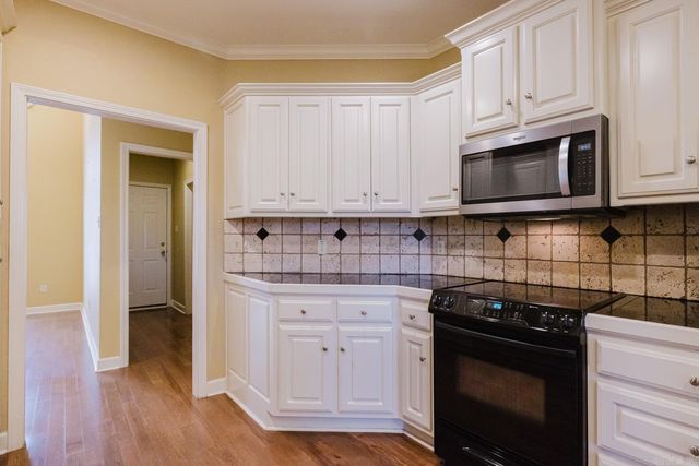 17 Glasgow Court, Little Rock, AR 72211