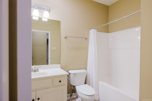 17 Glasgow Court, Little Rock, AR 72211