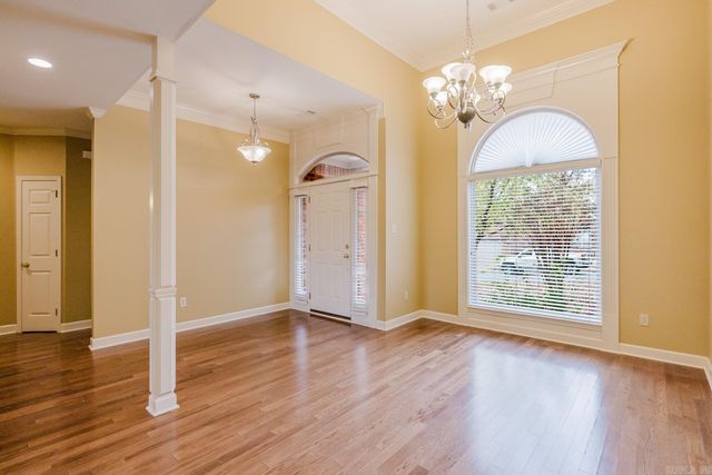 17 Glasgow Court, Little Rock, AR 72211