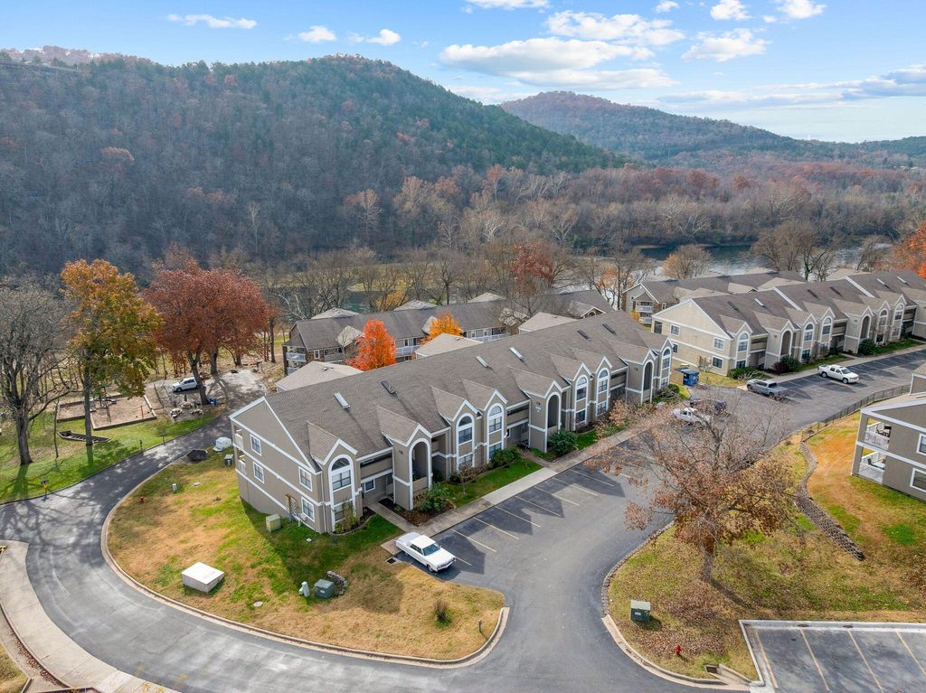 318 Wimbledon Drive 8, Branson, MO 65616