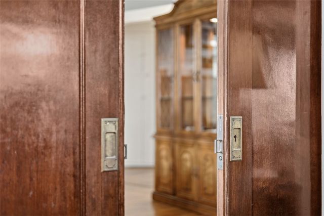 4000 Brownsville Rd, Brentwood, PA 15227