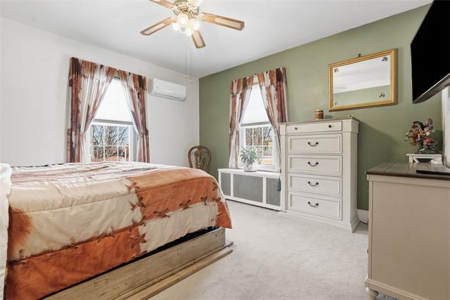 4000 Brownsville Rd, Brentwood, PA 15227