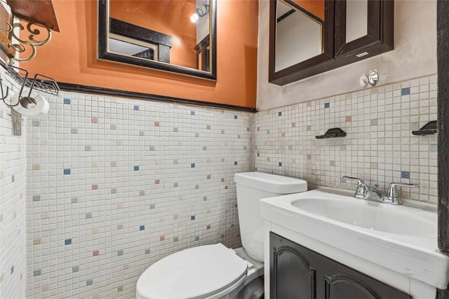 4000 Brownsville Rd, Brentwood, PA 15227