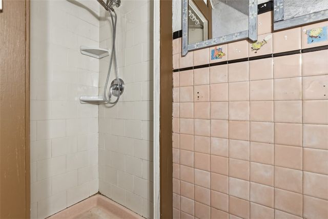 4000 Brownsville Rd, Brentwood, PA 15227