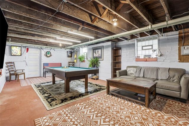 4000 Brownsville Rd, Brentwood, PA 15227