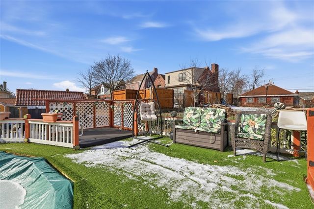 4000 Brownsville Rd, Brentwood, PA 15227