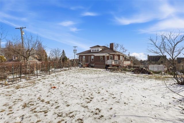 4000 Brownsville Rd, Brentwood, PA 15227