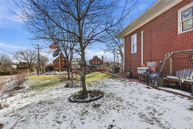 4000 Brownsville Rd, Brentwood, PA 15227