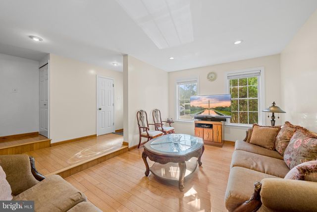 2829 GROVEMORE LN, Vienna, VA 22180