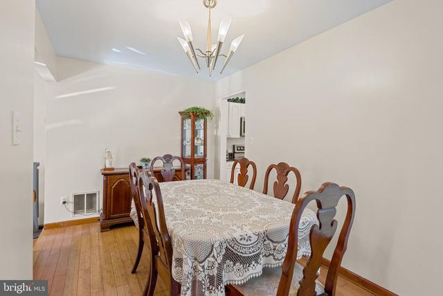 2829 GROVEMORE LN, Vienna, VA 22180