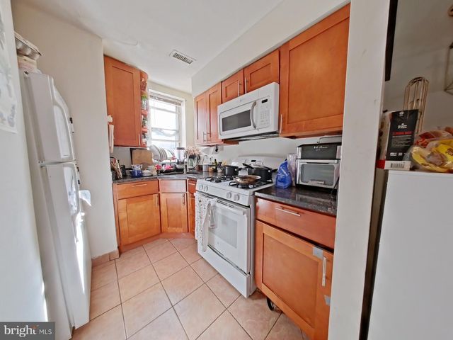2041 N 15TH ST, Philadelphia, PA 19121