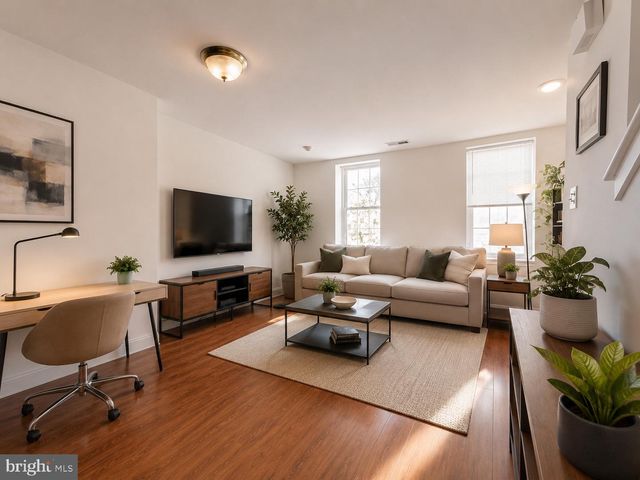 2041 N 15TH ST, Philadelphia, PA 19121