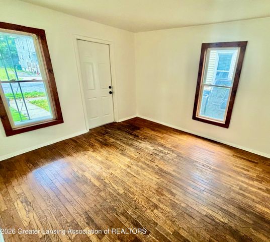 1143 Farrand Street, Lansing, MI 48906