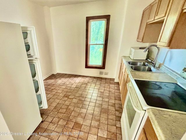 1143 Farrand Street, Lansing, MI 48906