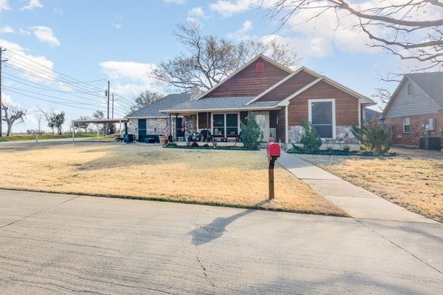 622 Brockett Street, Aubrey, TX 76227