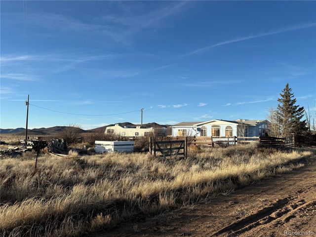 213 Flores Street, Sanford, CO 81151