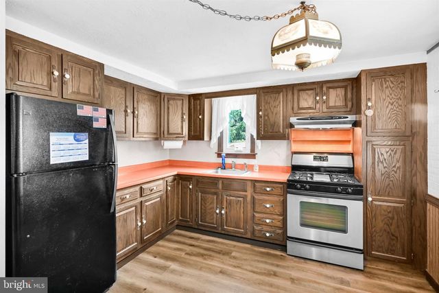 2383 BROWNSVILLE RD, Robesonia, PA 19551