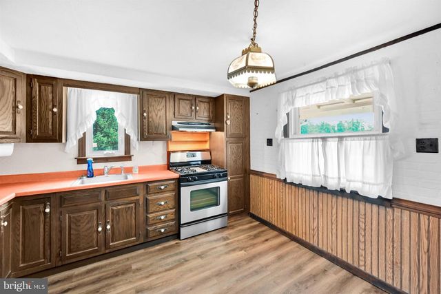 2383 BROWNSVILLE RD, Robesonia, PA 19551