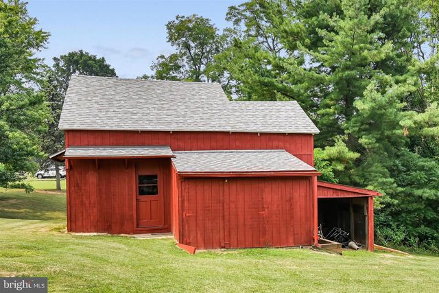 2383 BROWNSVILLE RD, Robesonia, PA 19551
