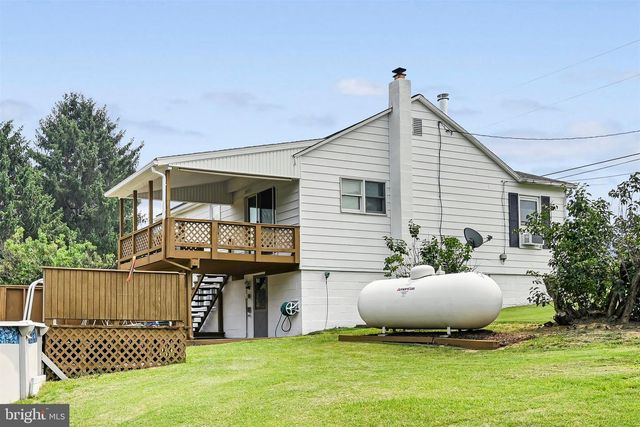 2383 BROWNSVILLE RD, Robesonia, PA 19551
