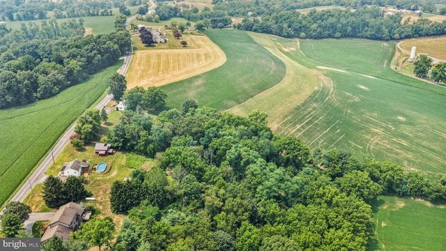 2383 BROWNSVILLE RD, Robesonia, PA 19551
