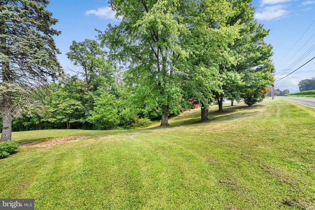 2383 BROWNSVILLE RD, Robesonia, PA 19551