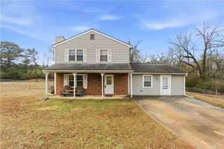 284 Oak Ridge, Auburn, GA 30011
