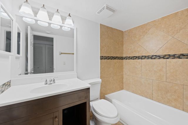 9503 NW 2ND Place 3-B, Coral Springs, FL 33071