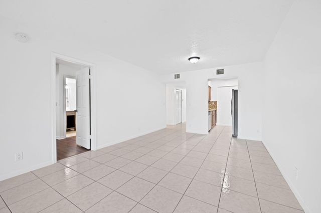 9503 NW 2ND Place 3-B, Coral Springs, FL 33071