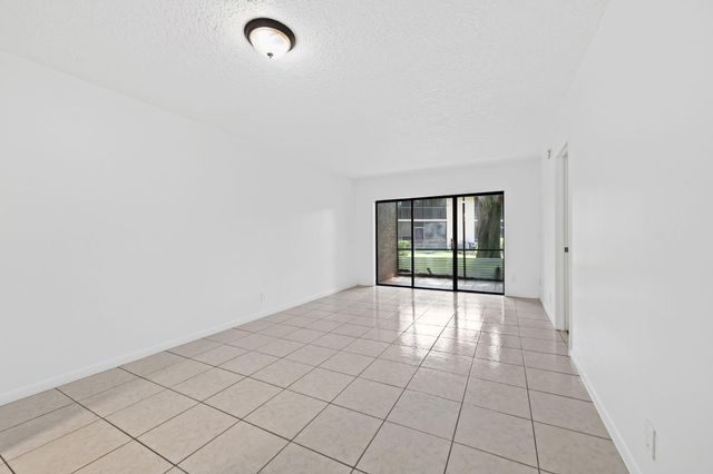 9503 NW 2ND Place 3-B, Coral Springs, FL 33071