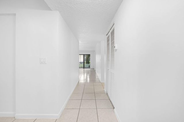 9503 NW 2ND Place 3-B, Coral Springs, FL 33071
