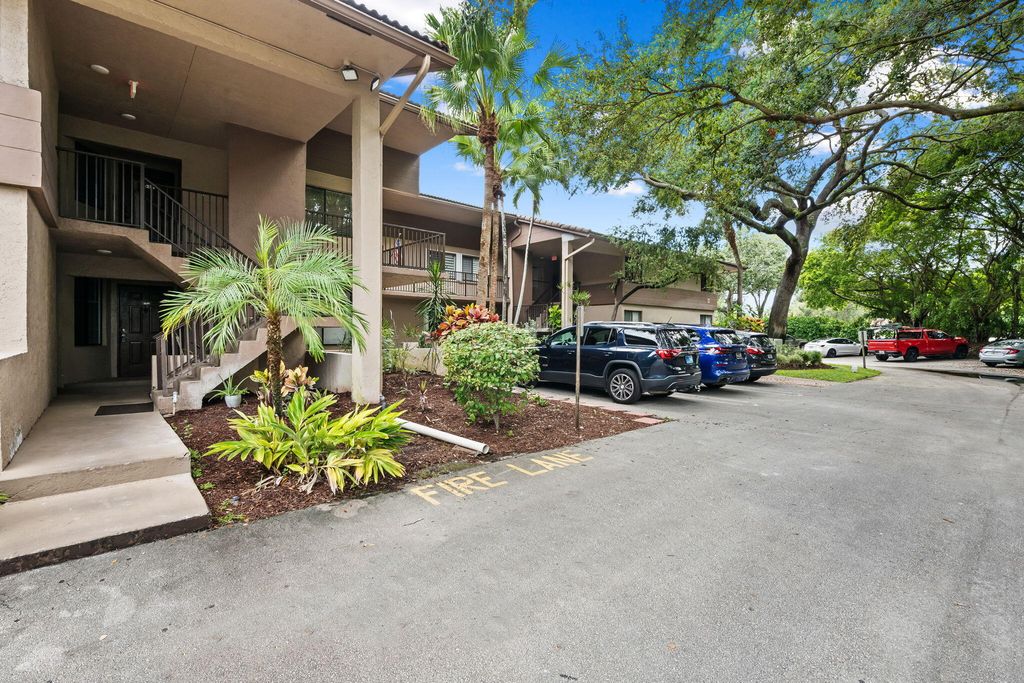 9503 NW 2ND Place 3-B, Coral Springs, FL 33071