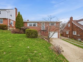 1523 Woodcrest Avenue, Moon/crescent Twp, PA 15108