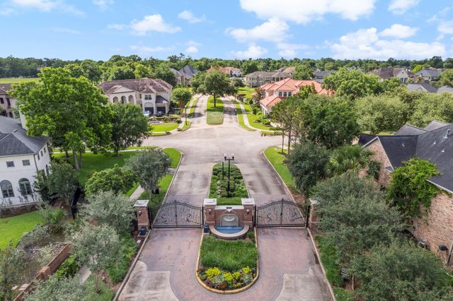 26 Commanders Point, Missouri City, TX 77459