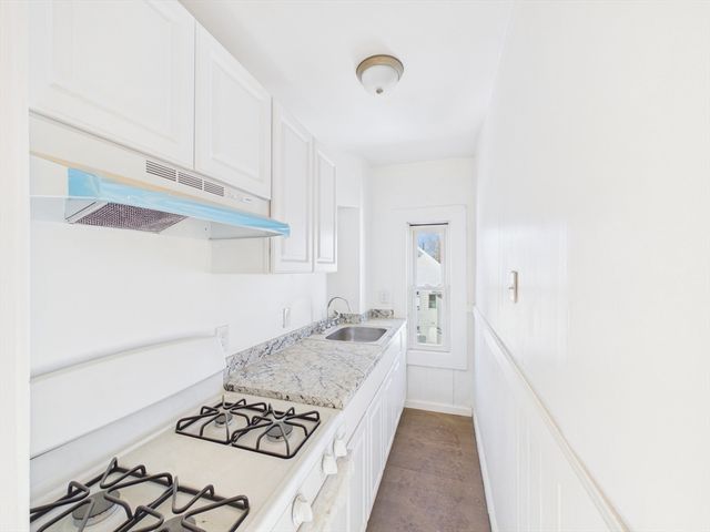 27 Nelson St, New Bedford, MA 02744