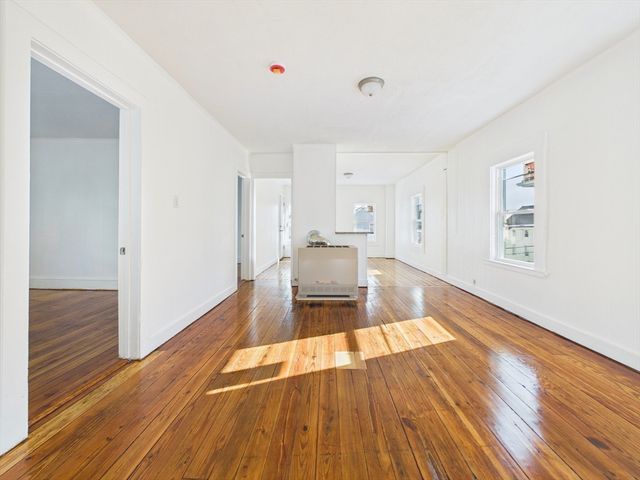 27 Nelson St, New Bedford, MA 02744