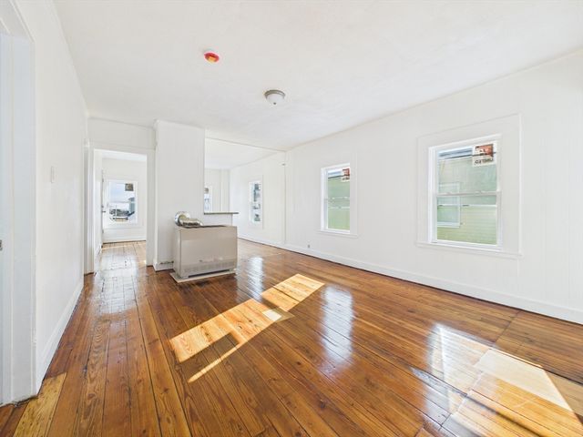 27 Nelson St, New Bedford, MA 02744