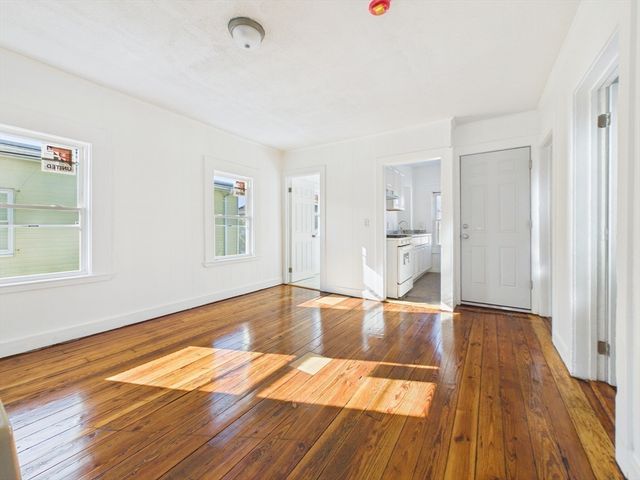 27 Nelson St, New Bedford, MA 02744