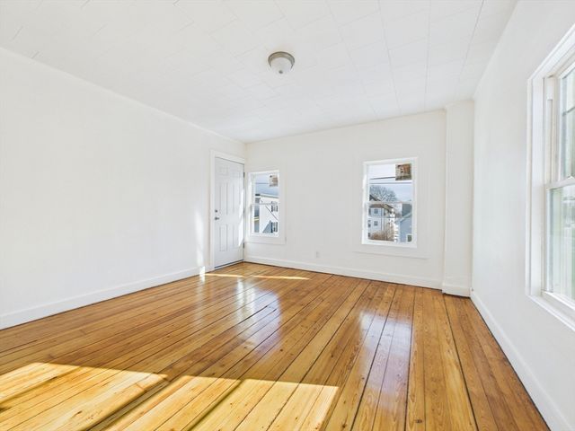 27 Nelson St, New Bedford, MA 02744