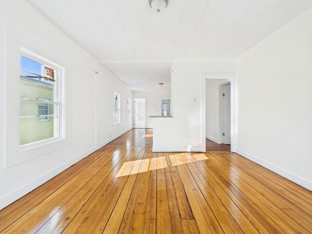 27 Nelson St, New Bedford, MA 02744