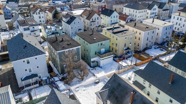 27 Nelson St, New Bedford, MA 02744