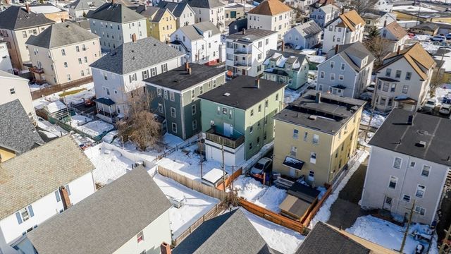 27 Nelson St, New Bedford, MA 02744