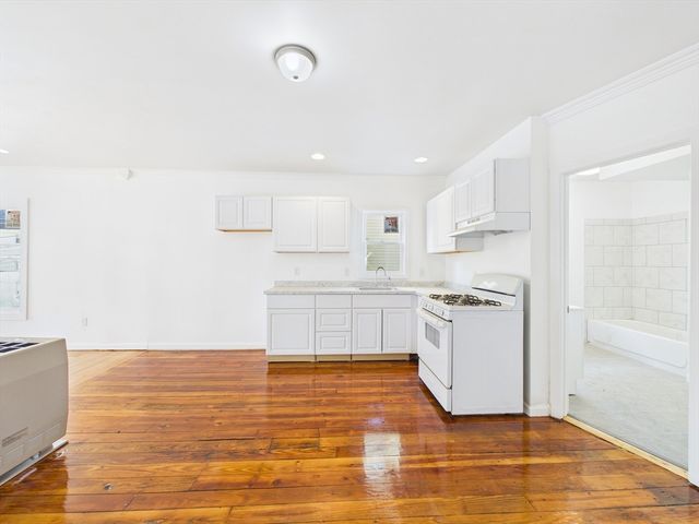 27 Nelson St, New Bedford, MA 02744