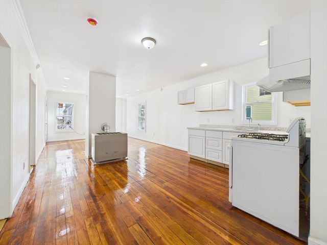 27 Nelson St, New Bedford, MA 02744