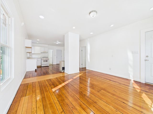 27 Nelson St, New Bedford, MA 02744