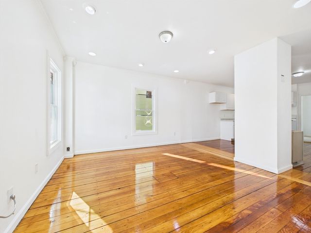 27 Nelson St, New Bedford, MA 02744