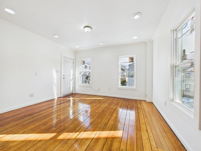 27 Nelson St, New Bedford, MA 02744