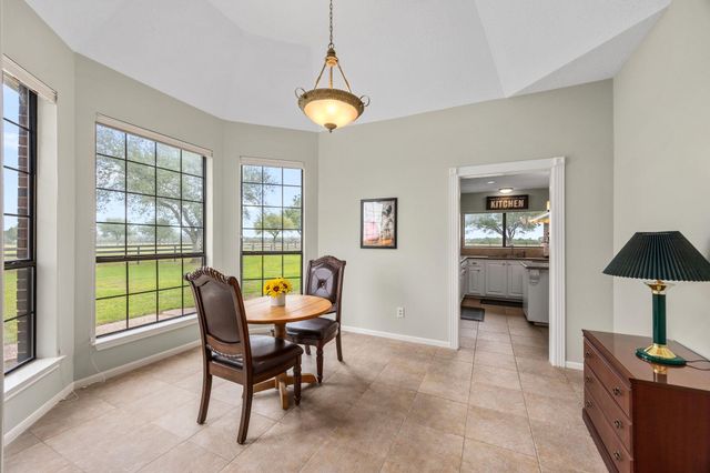 1342 Fm 2434, Weimar, TX 78962