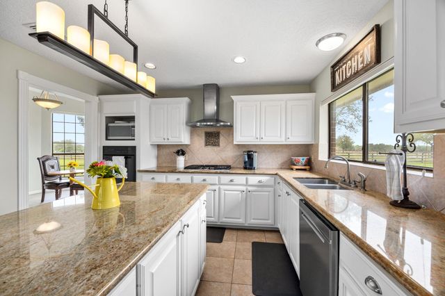 1342 Fm 2434, Weimar, TX 78962