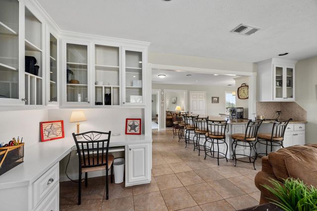 1342 Fm 2434, Weimar, TX 78962